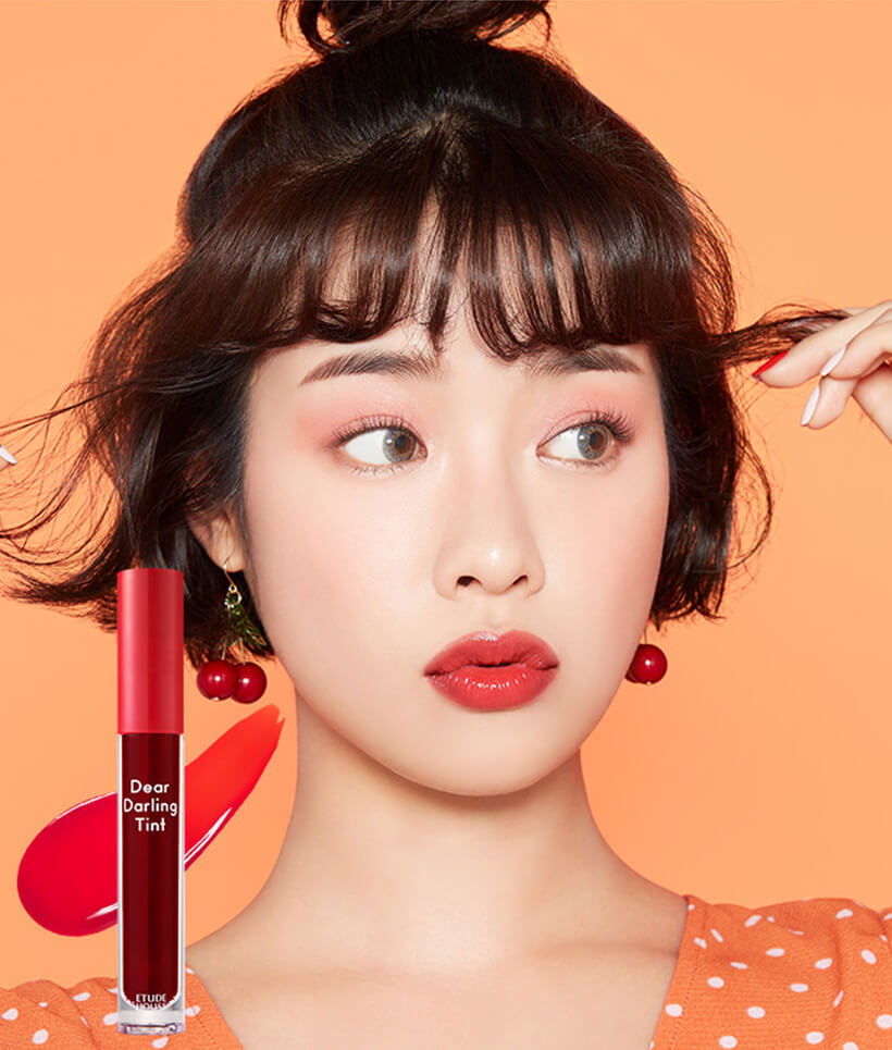 Etude Dear Darling Water Gel Tint ลิปทินท์สีเเน่น ให้สีปากสวยติดทน ทาง่ายไม่เป็นคราบไม่ตกร่อง  มีส่วนผสมสำคัญของวิตามินช่วยในการบำรุงริมฝีปากไม่ให้หมองคล้ำและไม่ทำให้ริมฝีปากแห้งแตกลอกหรือเป็นขุย